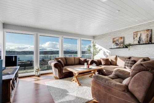 Tromso Apartment | The Highland - Majestic Views & Free parking