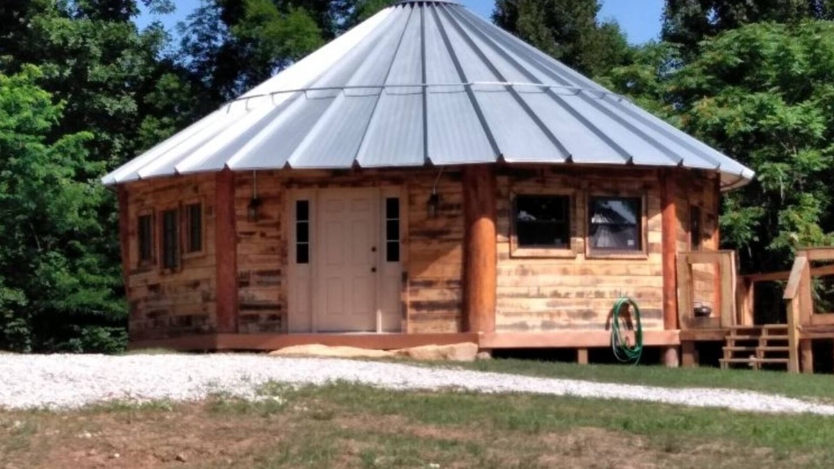 Genoa Cabin | The Highlander Rustic Yurt
