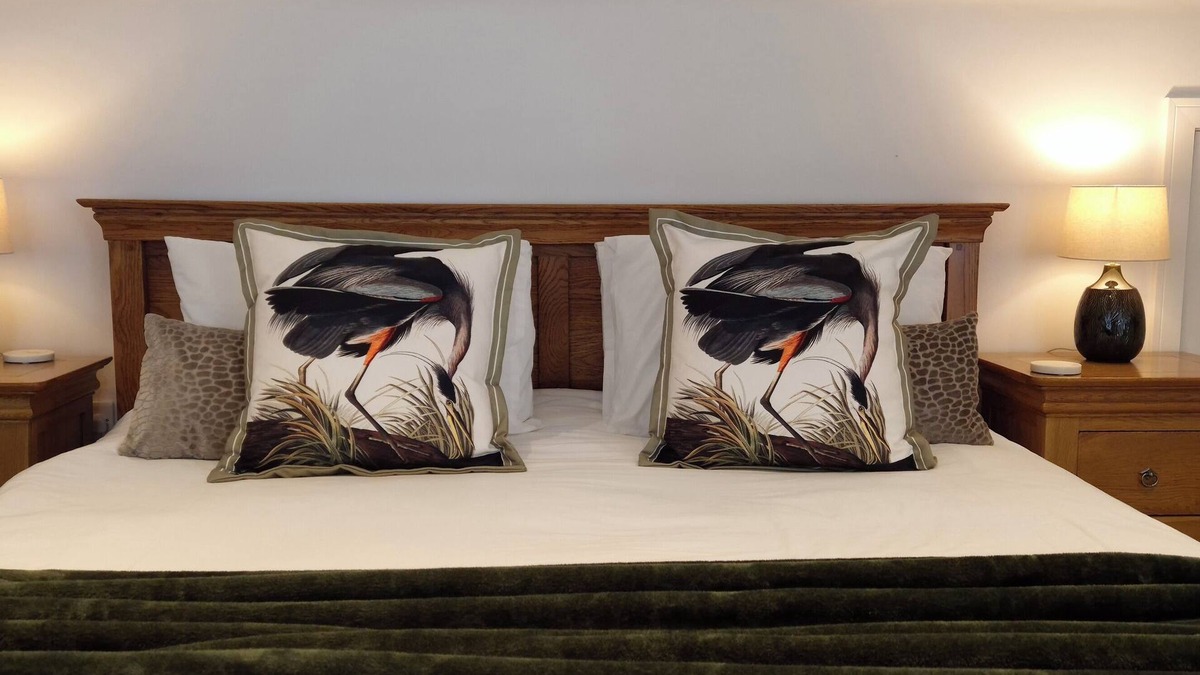 Newmarket House | The Highlands - 5 bed 5 bath - A Huge Sociable House