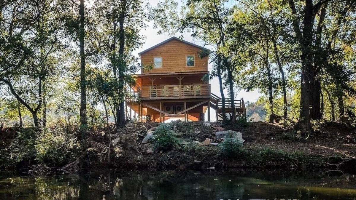 Jasper Cabin | The Highwater Cabin! Right on the banks of the Little Buffalo River!