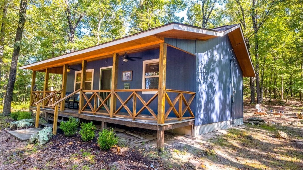 Boswell Cabin | The Hiker Hut ~ Private Hideaway with Direct Trail