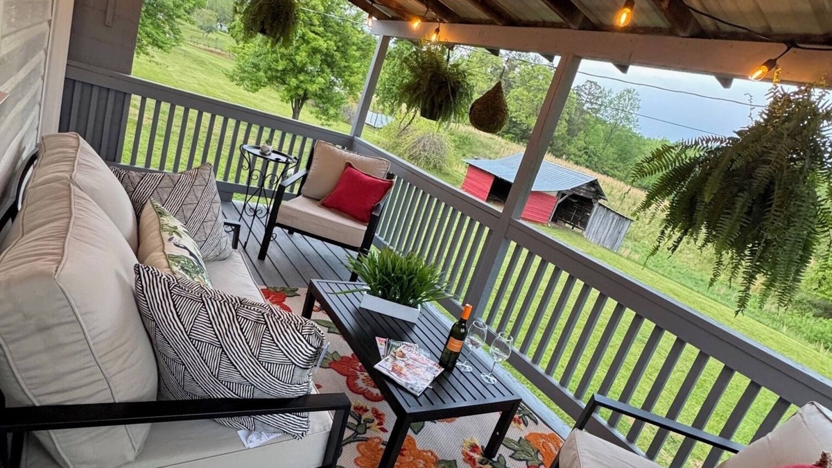 Hickory House | The Hildebran Hideaway is a Charming 2-bedroom in the countryside of Hickory, NC