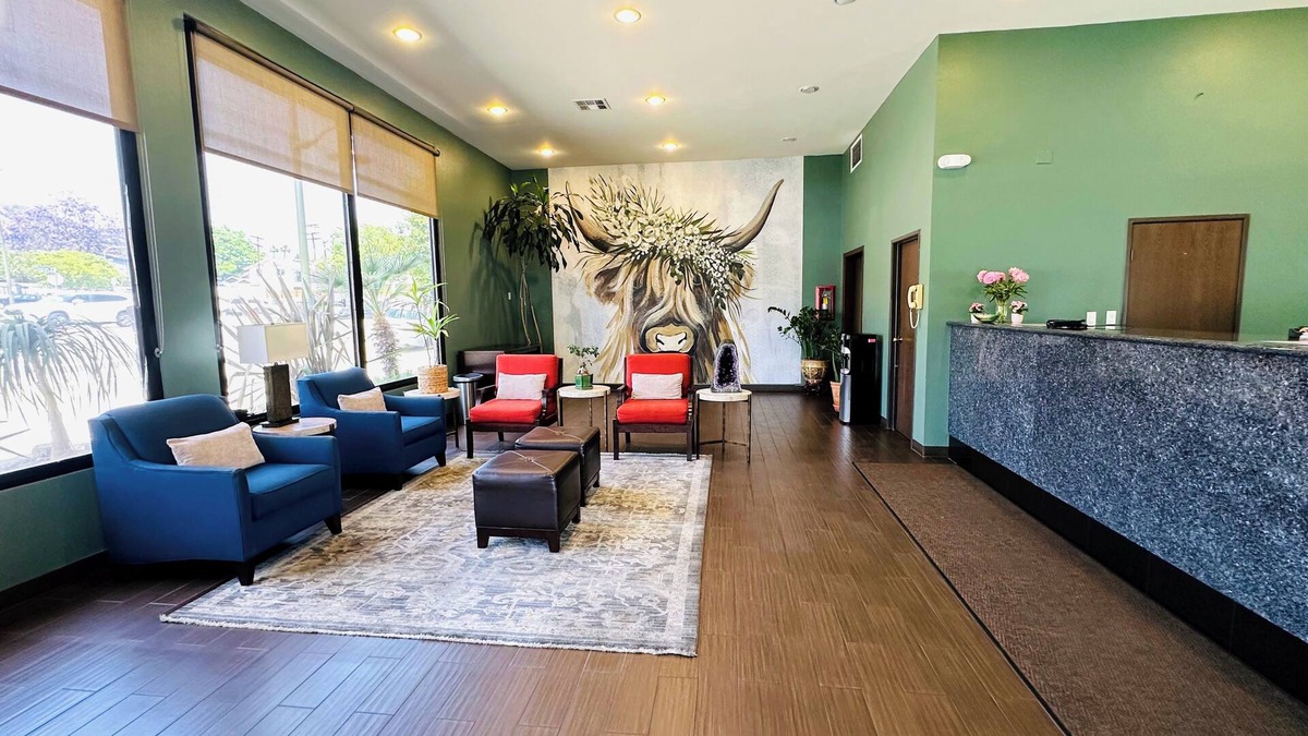 Eagle Rock Hotel | The Hills Inn Eagle Rock - Near Old Town Pasadena