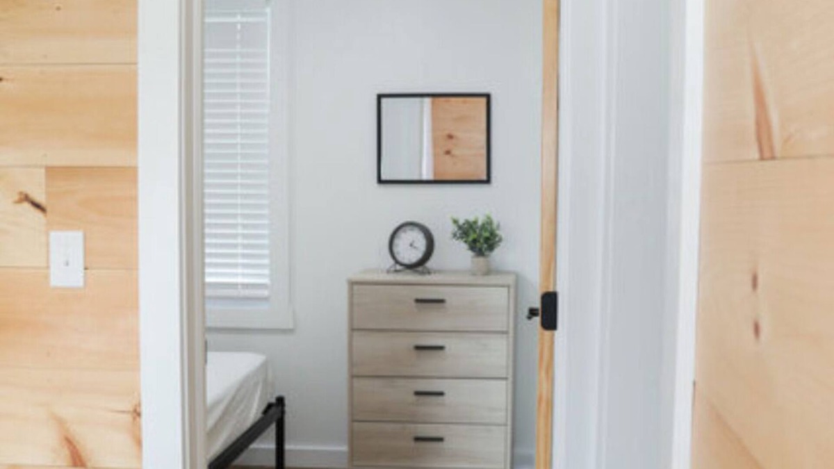 Milroy Cabin | The Hillside Hideaway - Hartman Center