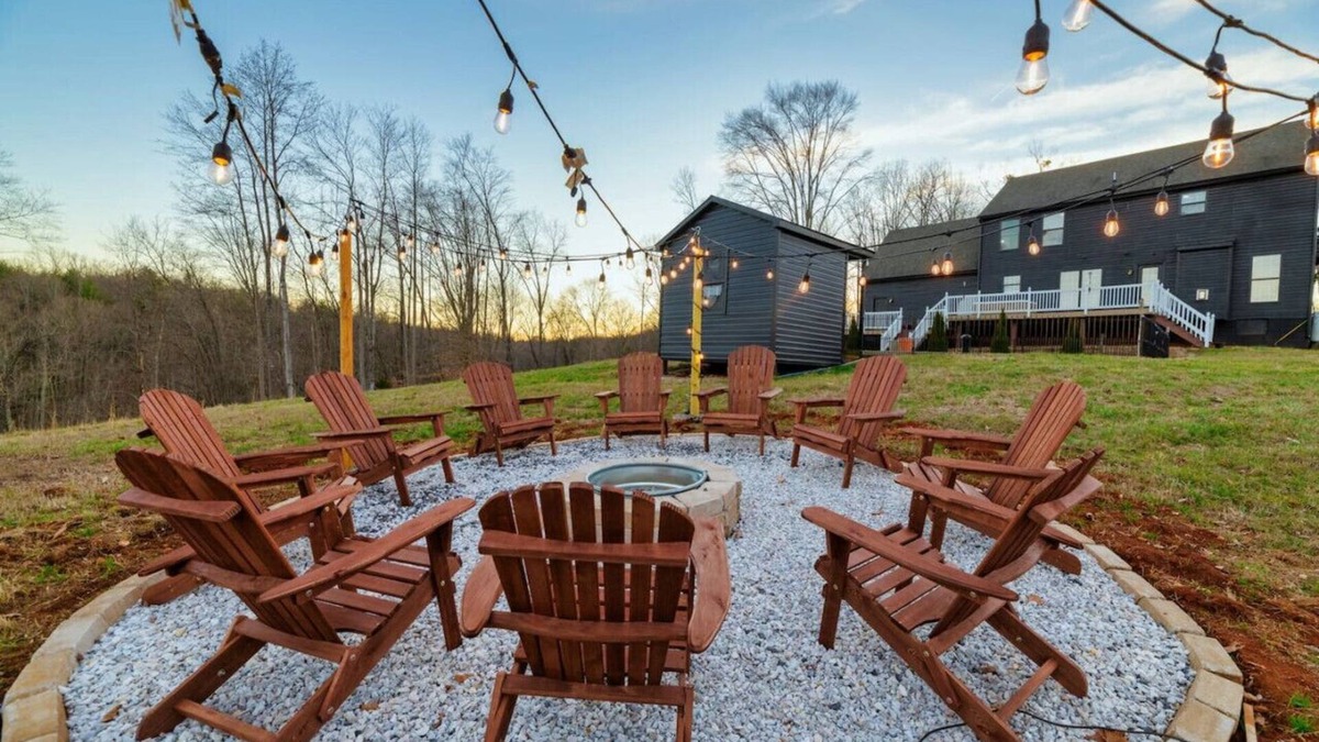 Roseland House | The Hilltop Hideaway