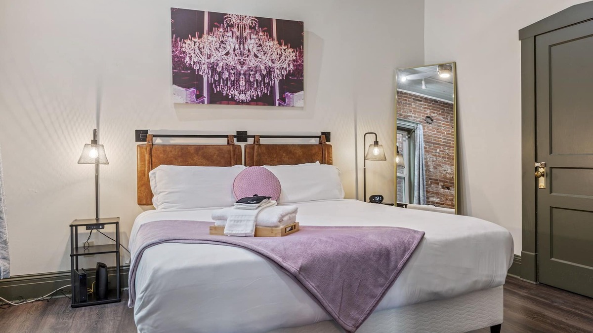 St. Charles Apartment | The Historic Bricks on Main
