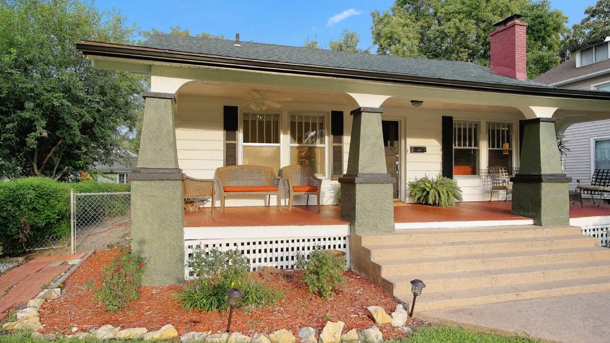 Olathe House | The Historic Chestnut House