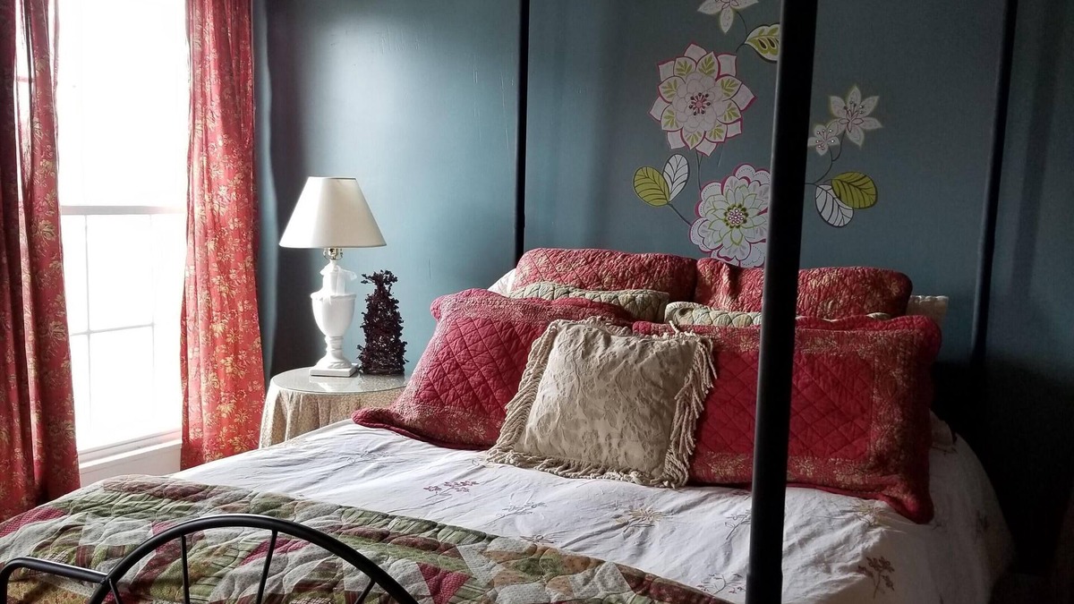 Wilmington Apartment | The historical charm of Nana's nest