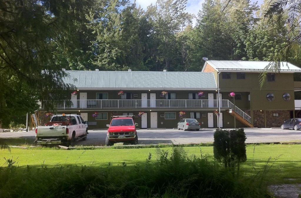 Mount Currie Hotel | The Hitching Post Motel