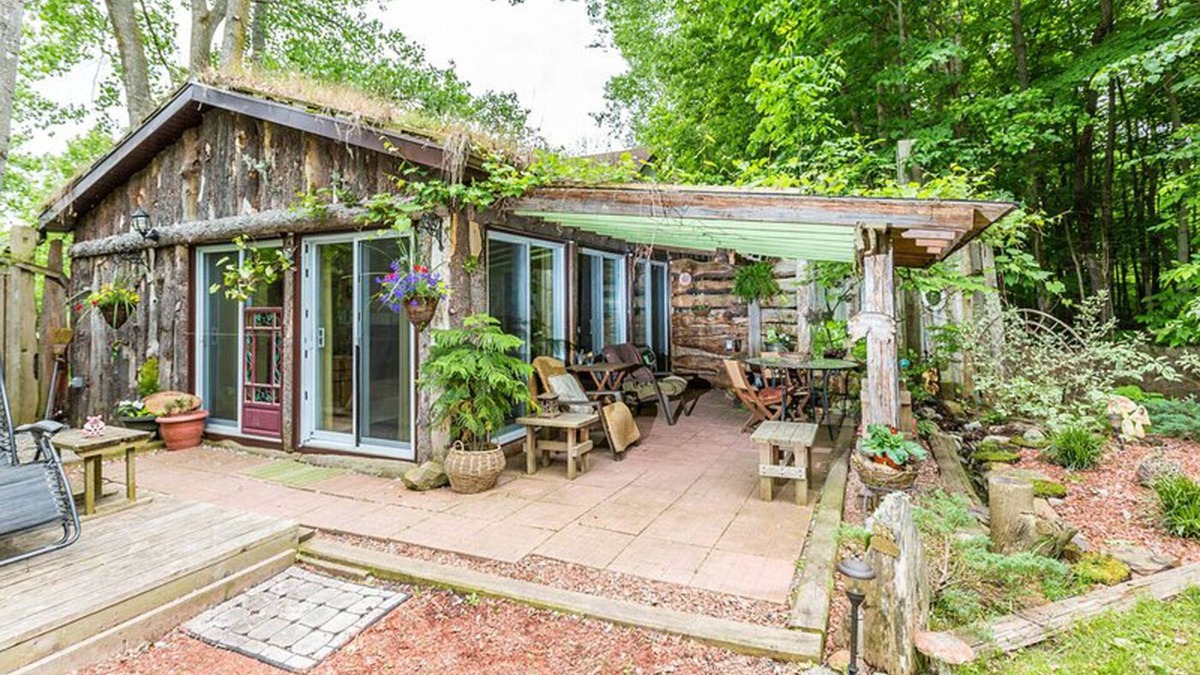 Niagara Falls Cottage | The Hoblet