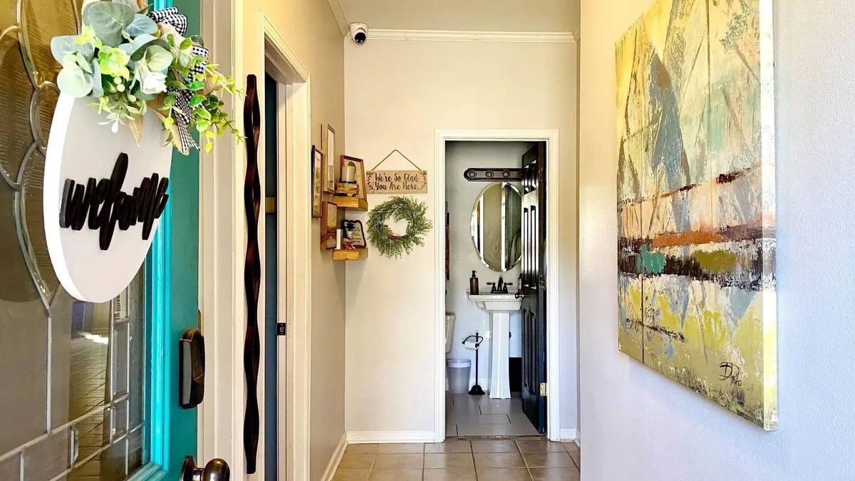 Sherwood House | The Hobo Haven: Great for Military +Healthcare + Business