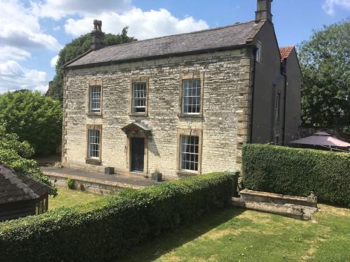 Midsomer Norton House | The Hole in the Wall, Midsomer Norton, Nr Bath & Longleat