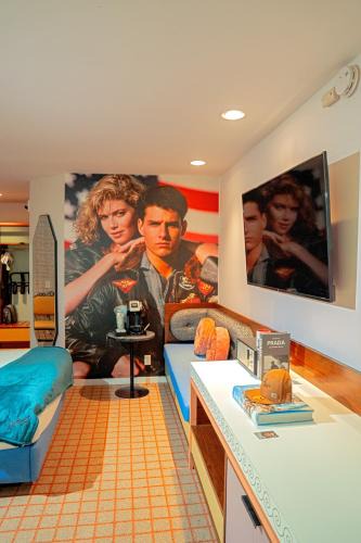 Hollywood Hotel | The Hollywood Franklin Hotel near Universal Studios