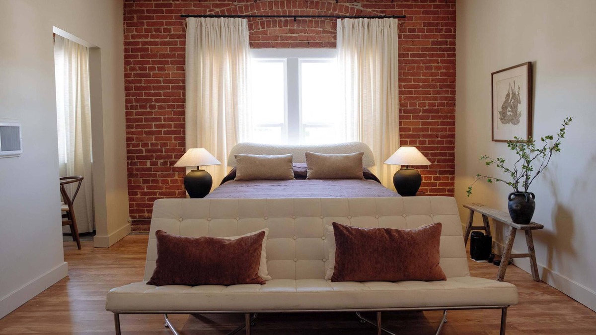 Hollywood Apartment | The Hollywood Sign Lookout