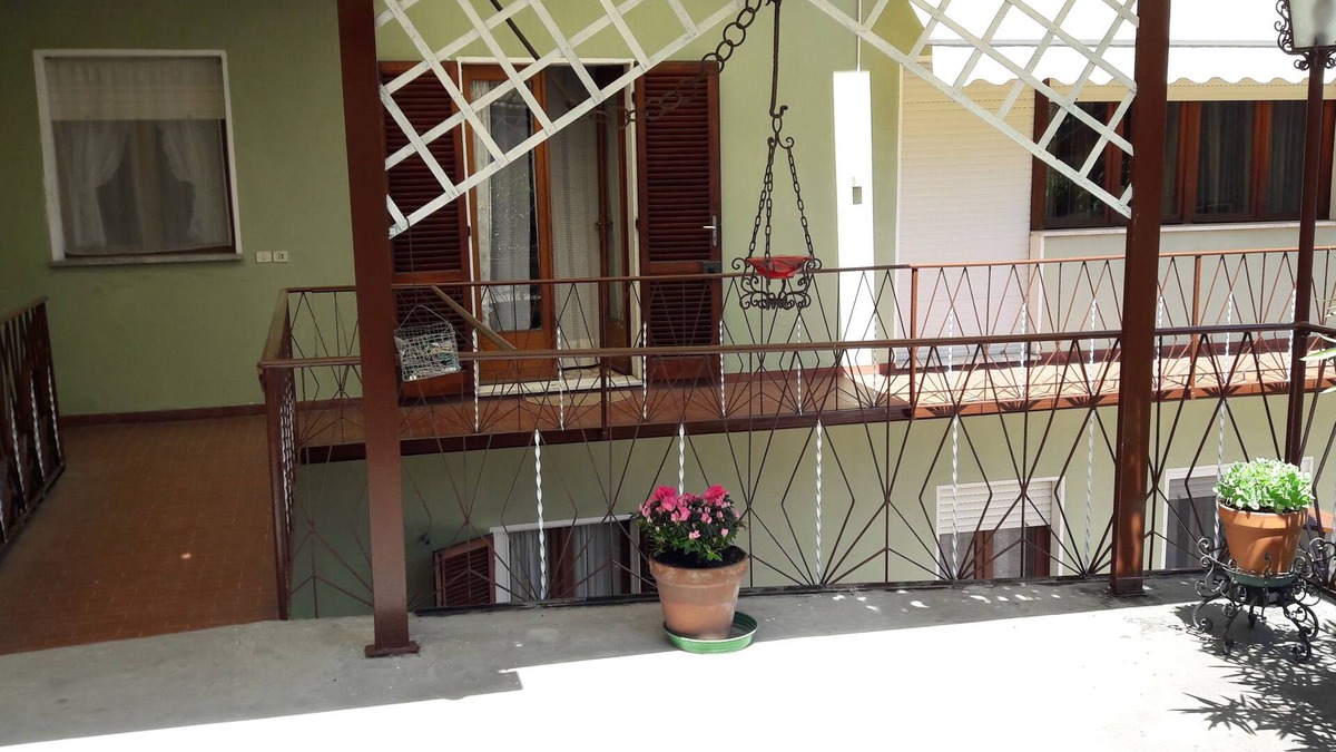 Moncrivello House | the home of the grandparents P1 °