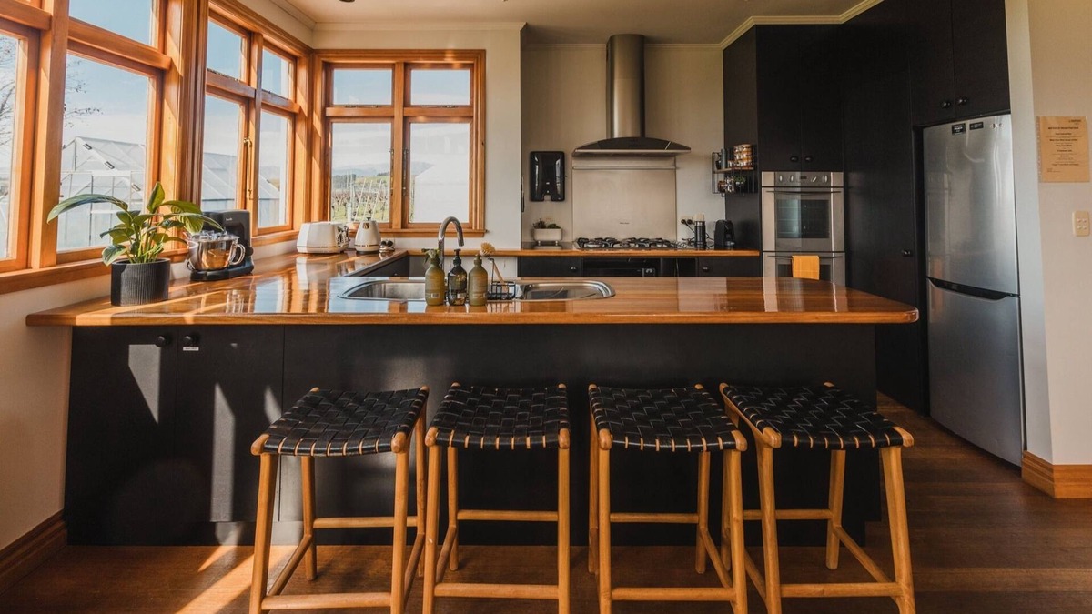 Renwick House | The Homestead - Blenheim Holiday Home