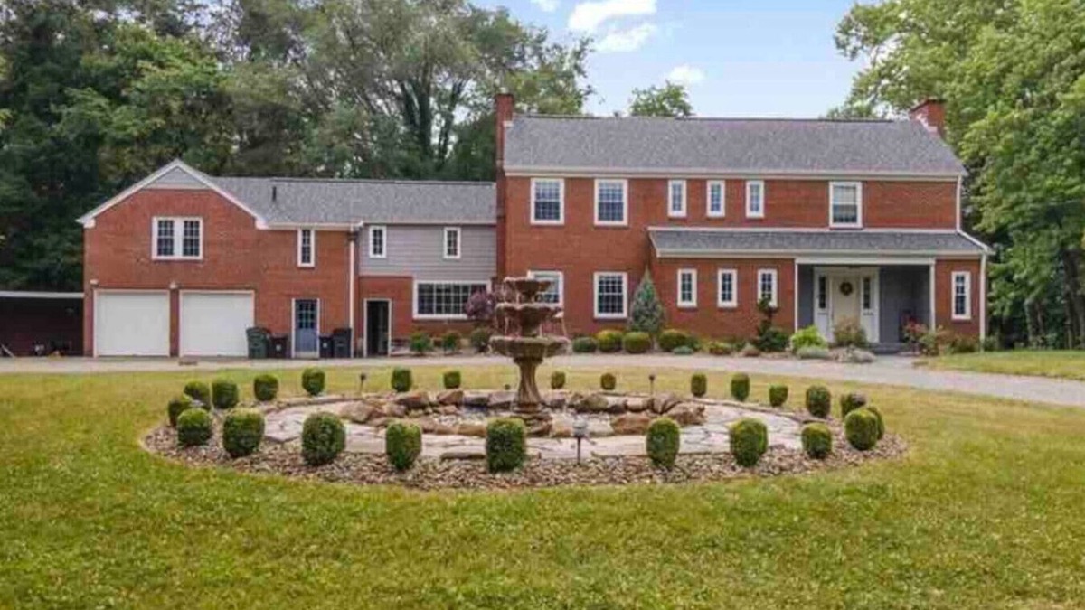 New Philadelphia House | The Homestead at Seven Oaks Estate