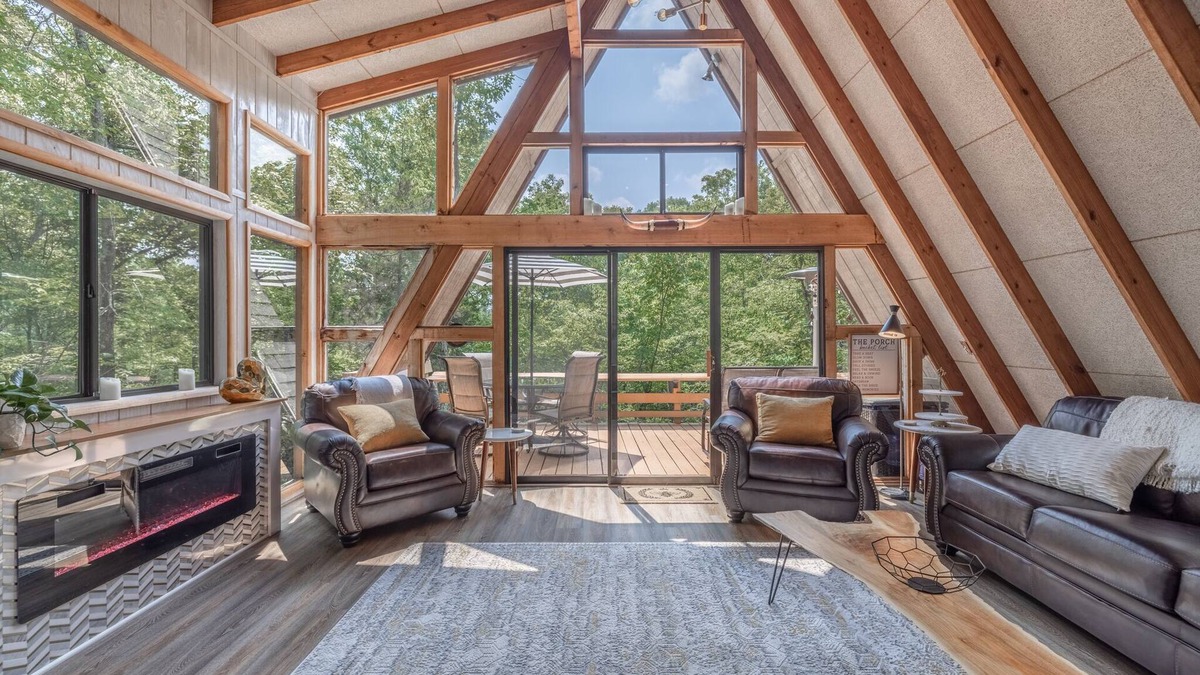 Wright City Ski Chalet | The Honey Bee Inn by Innsbrook Vacations!