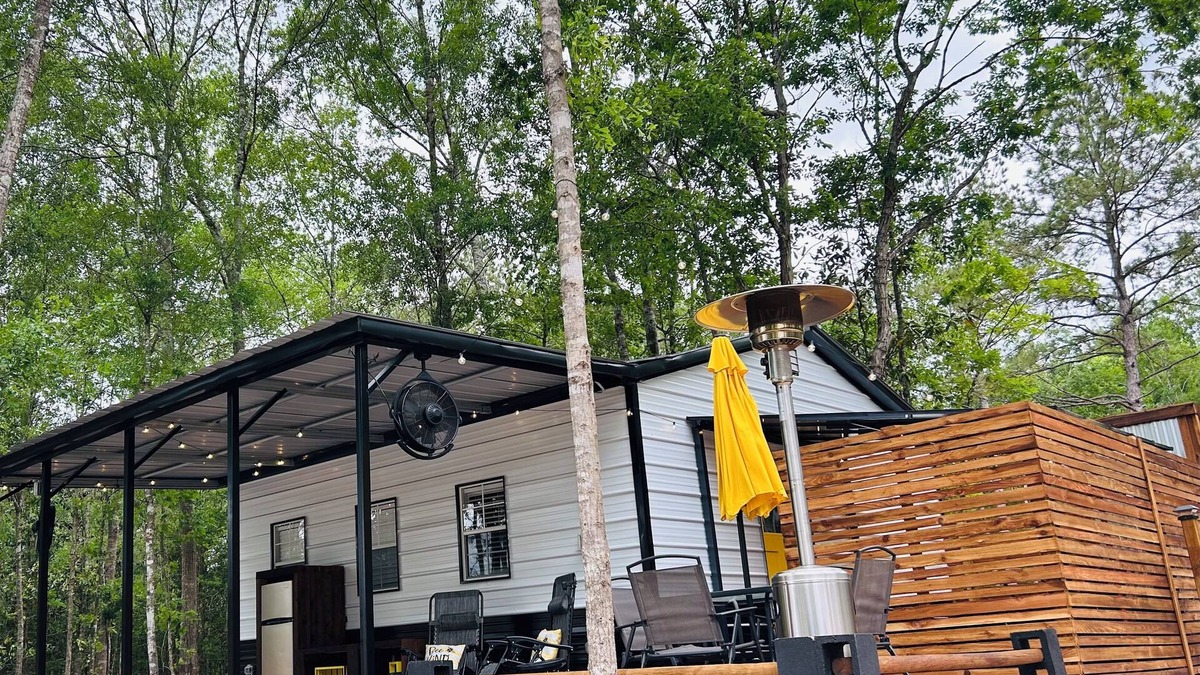 Kountze Cabin | “The Honey Hive” near “The Big Thicket” Cozy Cabin in The Piney-Woods.