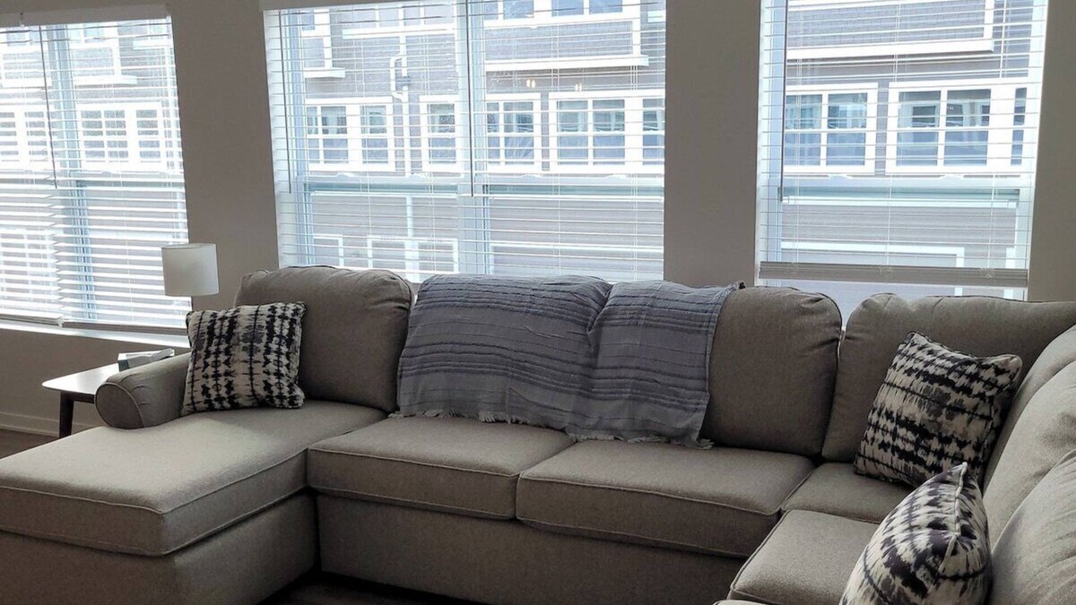 Elkhorn House | The HoneyBee at Coventry Rows