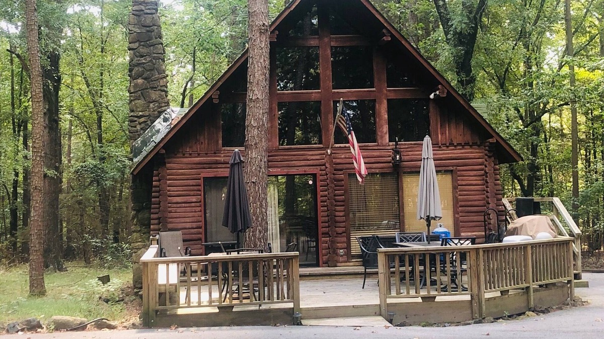 Drasco Cabin | "The Honeymooner" - a rustic, quaint little cabin. OPEN LABOR DAY WEEKEND