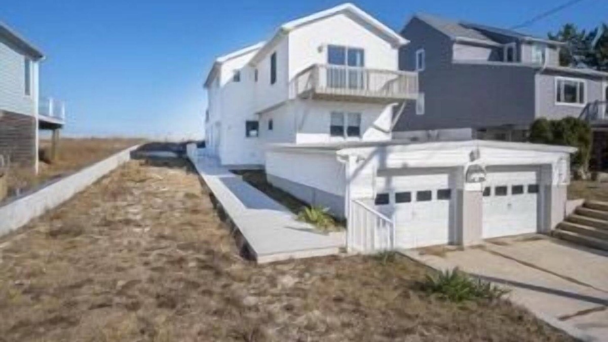 Prime Hook Beach House | The Hook - 5 BR Fully Updated Home ON private beach in Primehook Beach