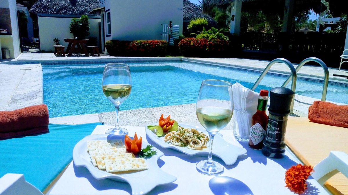 Puerto Quetzal Hotel | The Hook Lodge