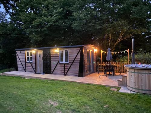 Abbess Roding House | The Hoppers' Halt