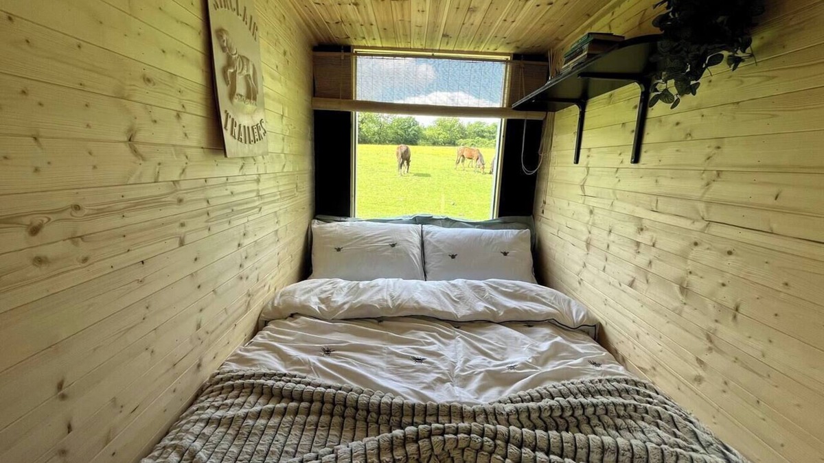 Loughborough House | The Horse Trailer - Farm Stay
