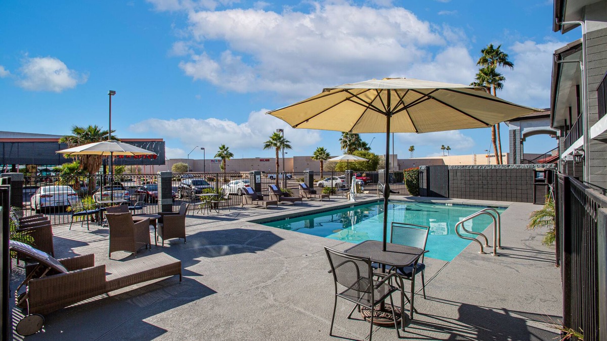 Glendale Hotel | The Hotel Serene Glendale Peoria, Surestay Collection by BW