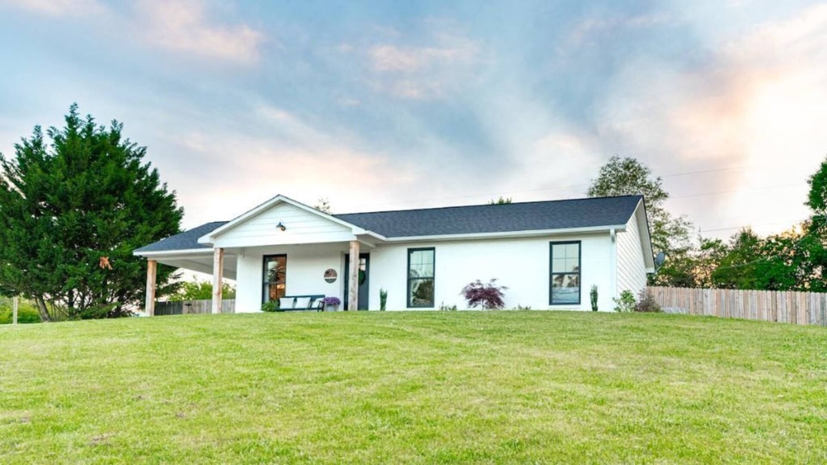 Cullman House | The House at Hedgerow--Close to Everything!