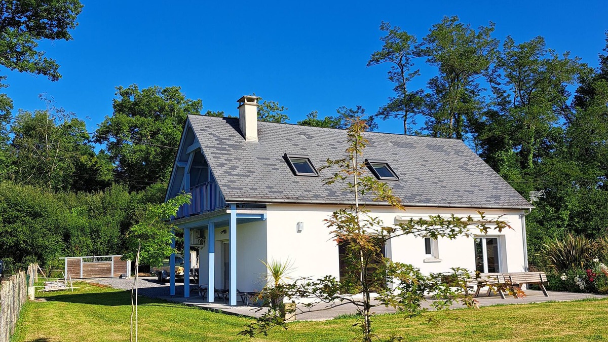 Poey-d'Oloron House | The house at the end of the road