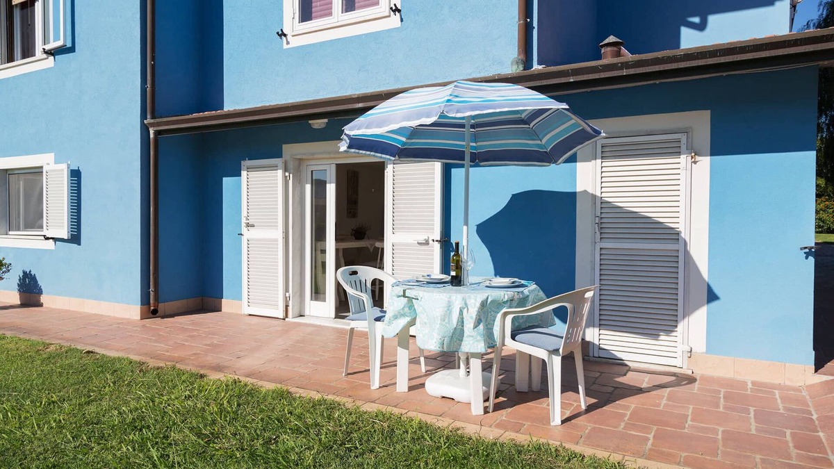 Sarzana Apartment | The house Blue 5 terre vacations Sarzana