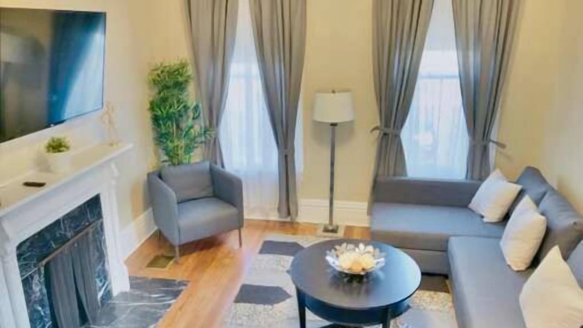 German Village House | The House Hotels - New Frankfort 1