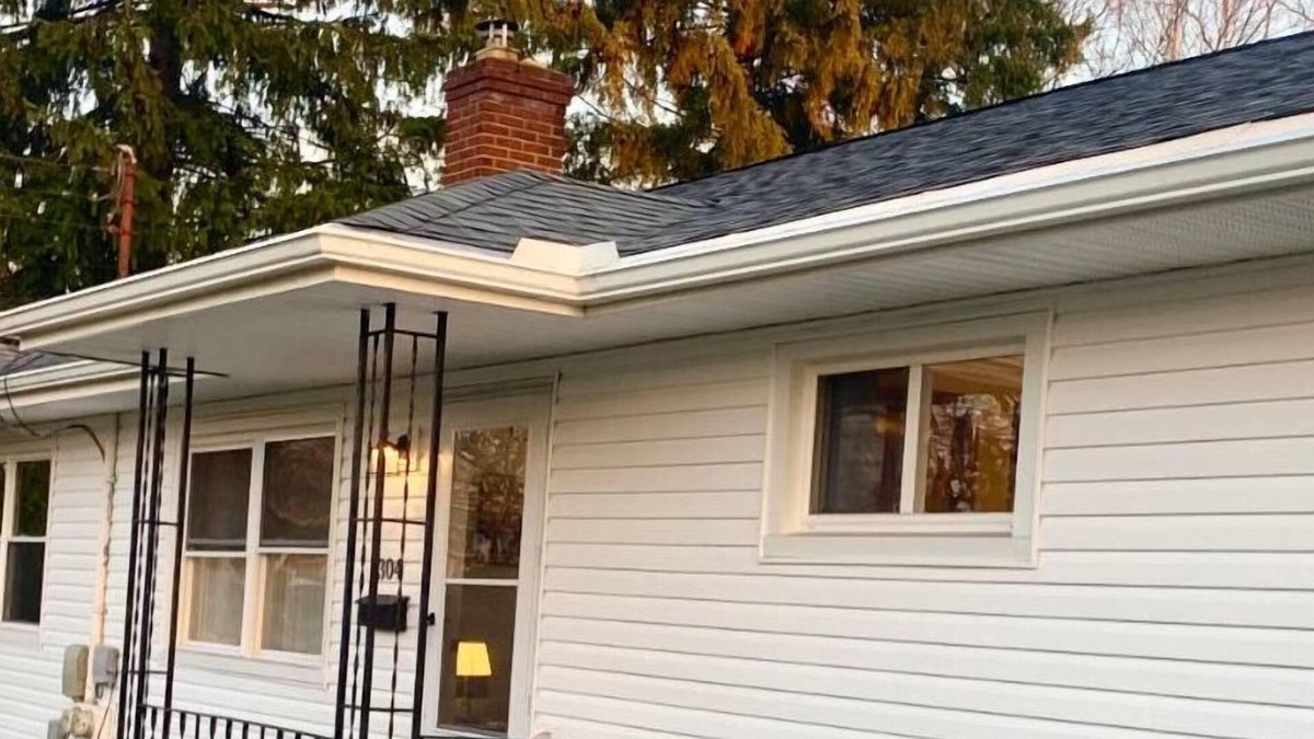 Cuyahoga Falls House | The House Hotels - Whole House Erie Street