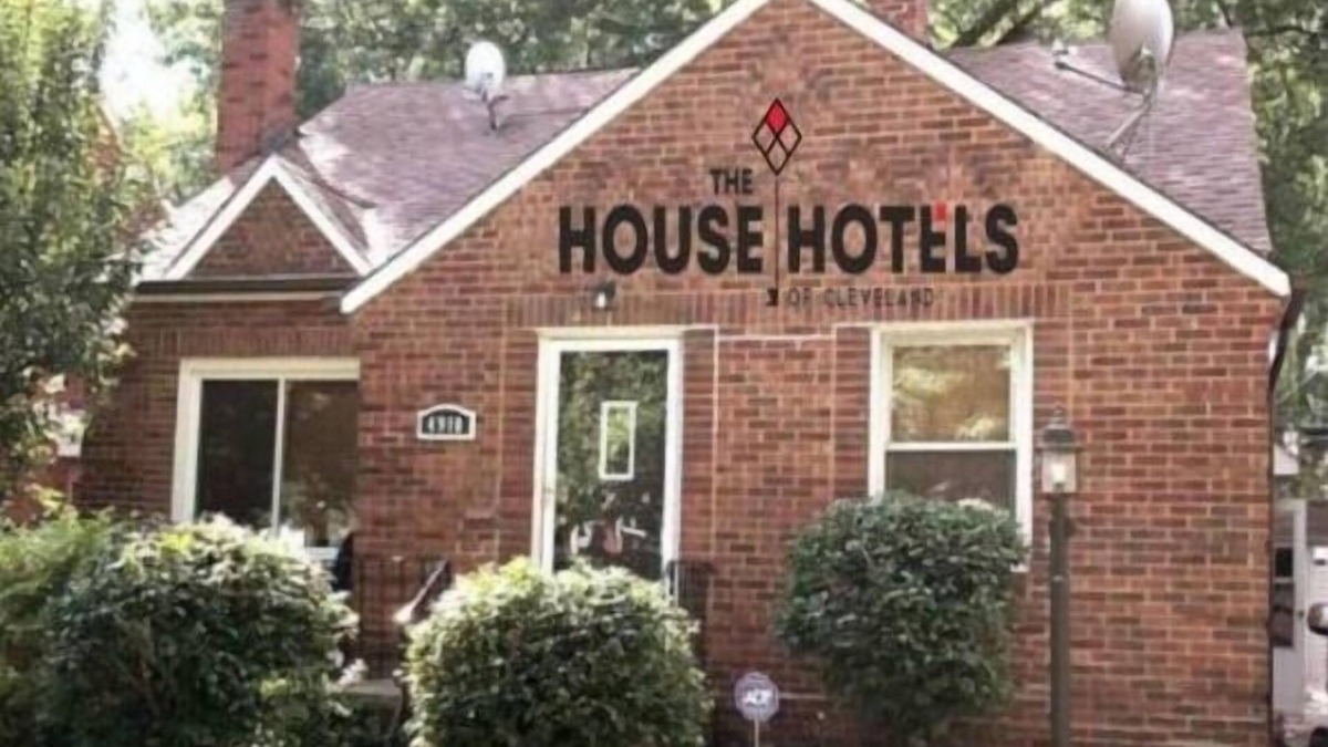 Old Brooklyn House | The House Hotels - W14th - 5 Beds - Cozy & Charming Old Brooklyn Home