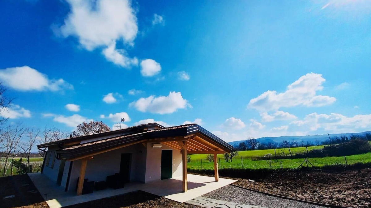 Scandiano Bed & Breakfast | The house in the woods room 1 surrounded by greenery, a few minutes from reggioE and Modena