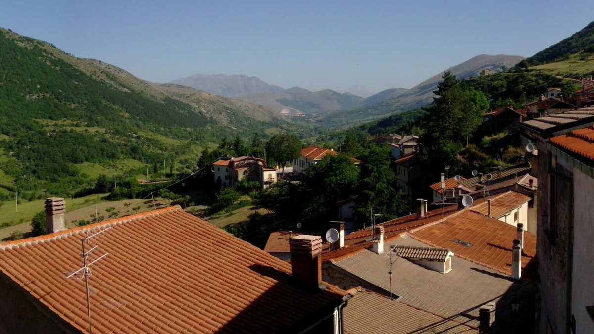 Bisegna House | The House in the Bear Country, San Sebastiano dei Marsi. Heart of the National Park