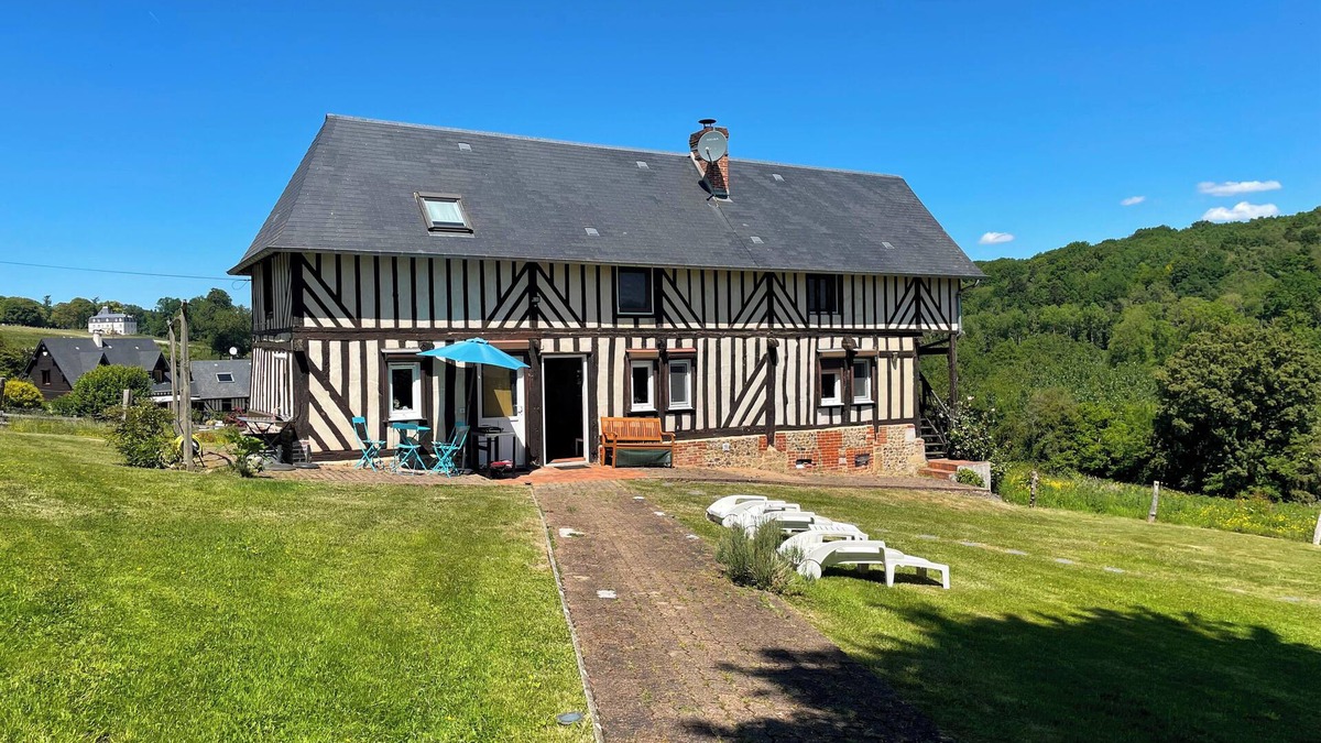 Asnieres Villa | The House in the Valley