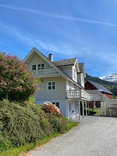 Innvik Apartment | The house of Mattis in beautiful Innvik