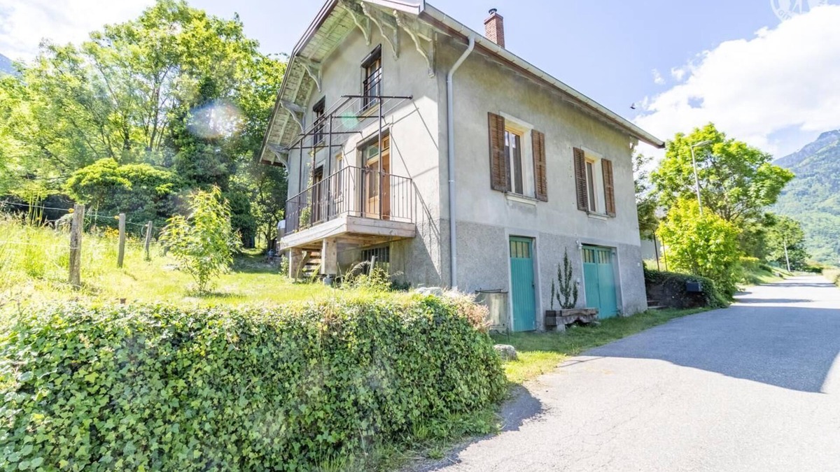 Belledonne House | THE HOUSE OF ODILE AND GRATIEN