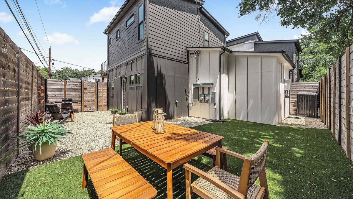 South Manchaca House | The Howdy House Stylish South Austin Getaway