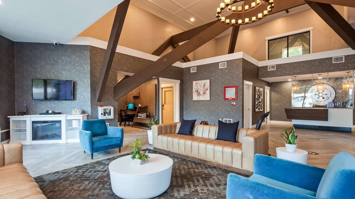 Middletown House | The Hub Middletown | An Elegant Boutique Hotel in New Jersey