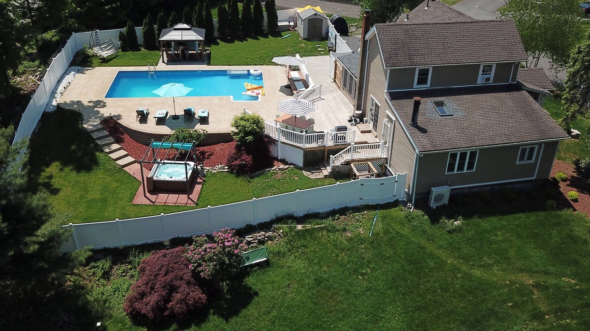Harriman House | The Hudson Hideaway! Pool, Hot Tub, Sauna ~1HR to NYC