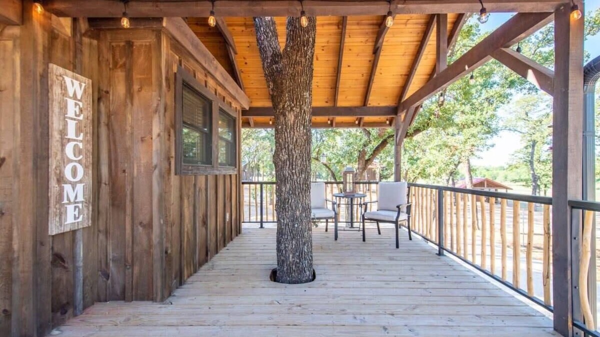 Elm Mott RV Rental | The Hummingbird 15 MIN to Magnolia & Baylor