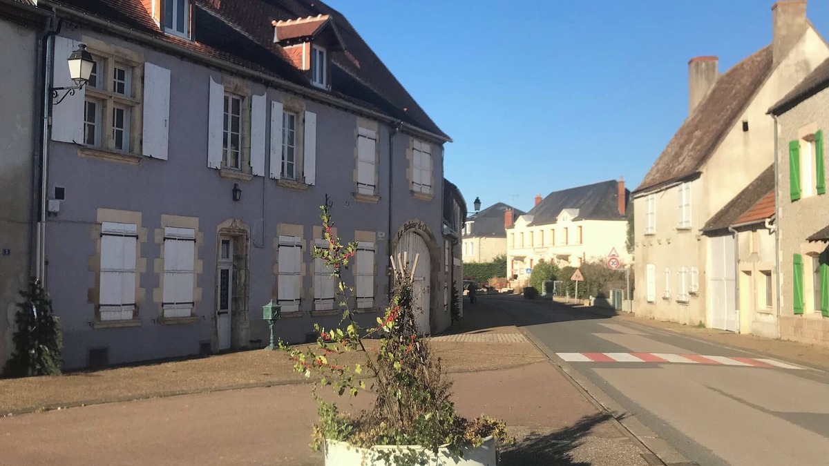 Chantenay-Saint-Imbert Bed & Breakfast | The hunting lodge near the MagnyCours circuit