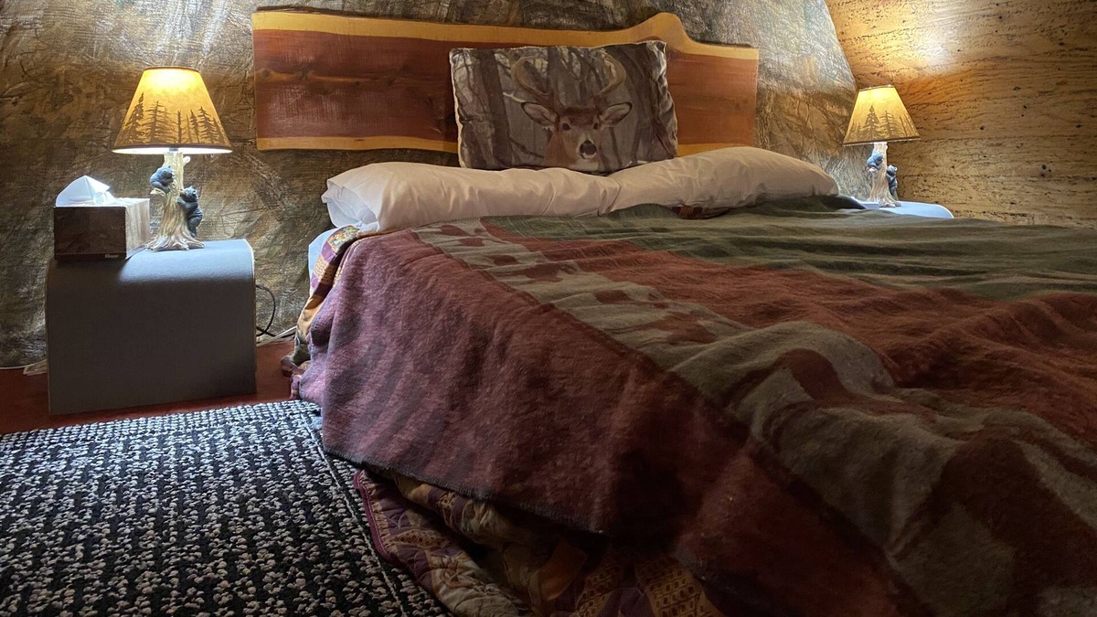 Dunlap Cabin | The Hunting Cabin is on 10.5 secluded wooded acres