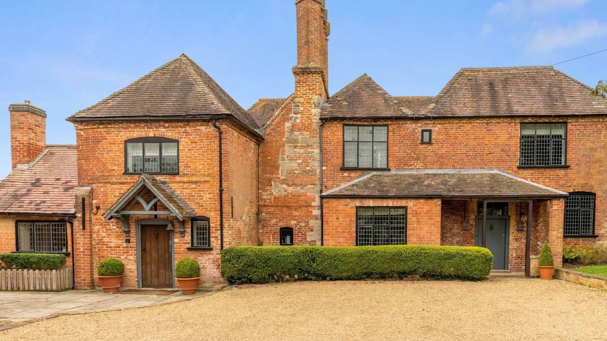 Alcester Other | The Hunting Lodge at Ragley Estate - sleeps 16 guests in 7 bedrooms