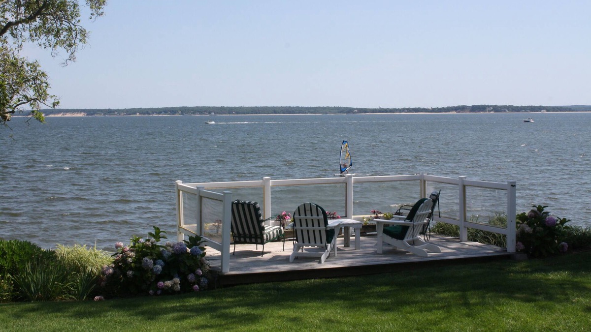 Jamesport House | The Hydrangea House - Beautiful Home With a Private Beach On Peconic Bay