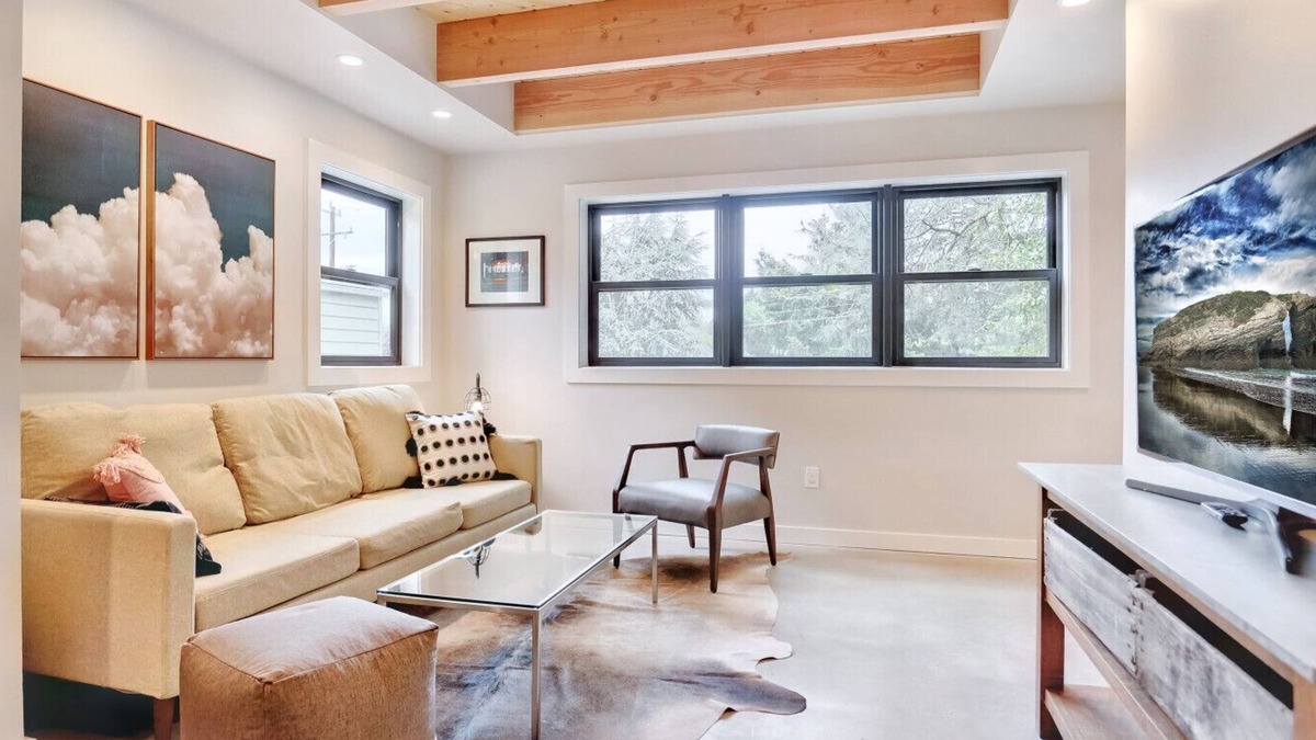 North College Park House | The Hygge Haven | Sleeps 4 | Convenient Location